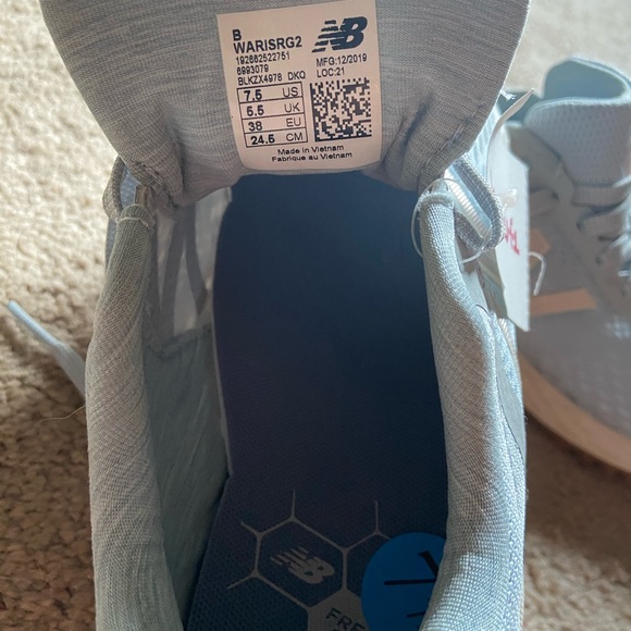 New Balance Sneakers Size 7.5 - Picture 2 of 6